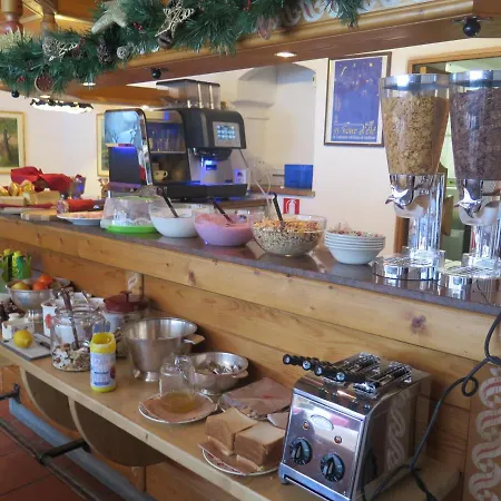 Mont Cervin Bed & Breakfast 4*